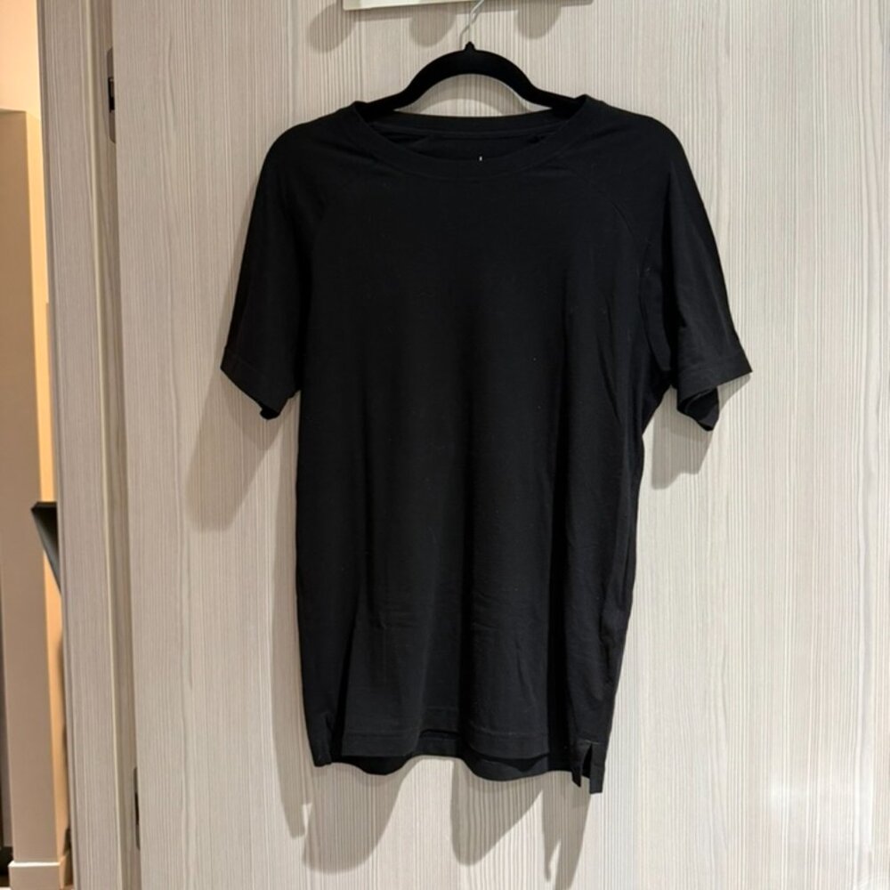 Alo Triumph Raglan Tee (Size Small Excellent Condition)